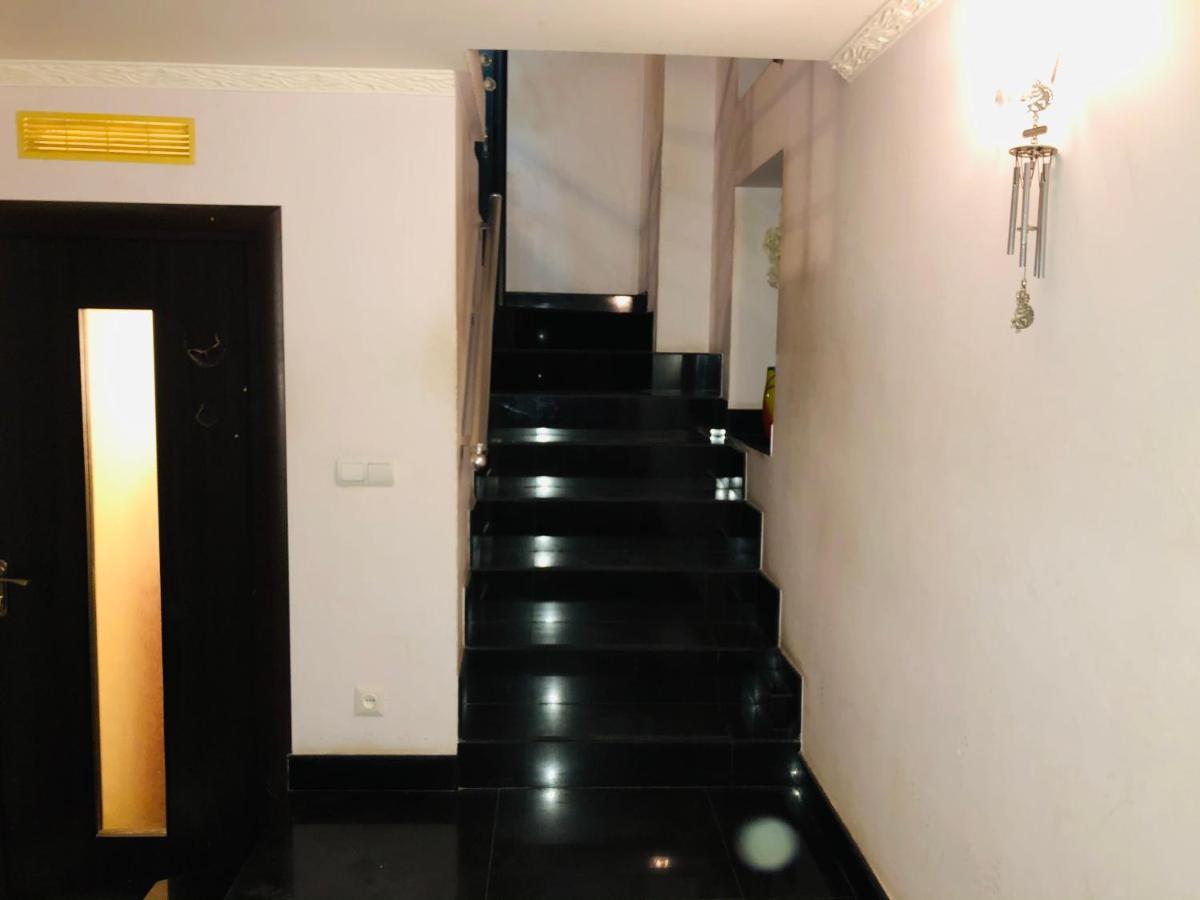 Sev Group Hostel เยเรวาน ภายนอก รูปภาพ