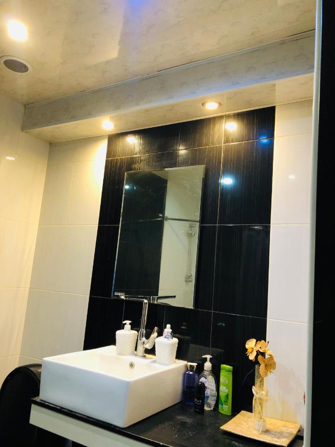 Sev Group Hostel เยเรวาน ภายนอก รูปภาพ