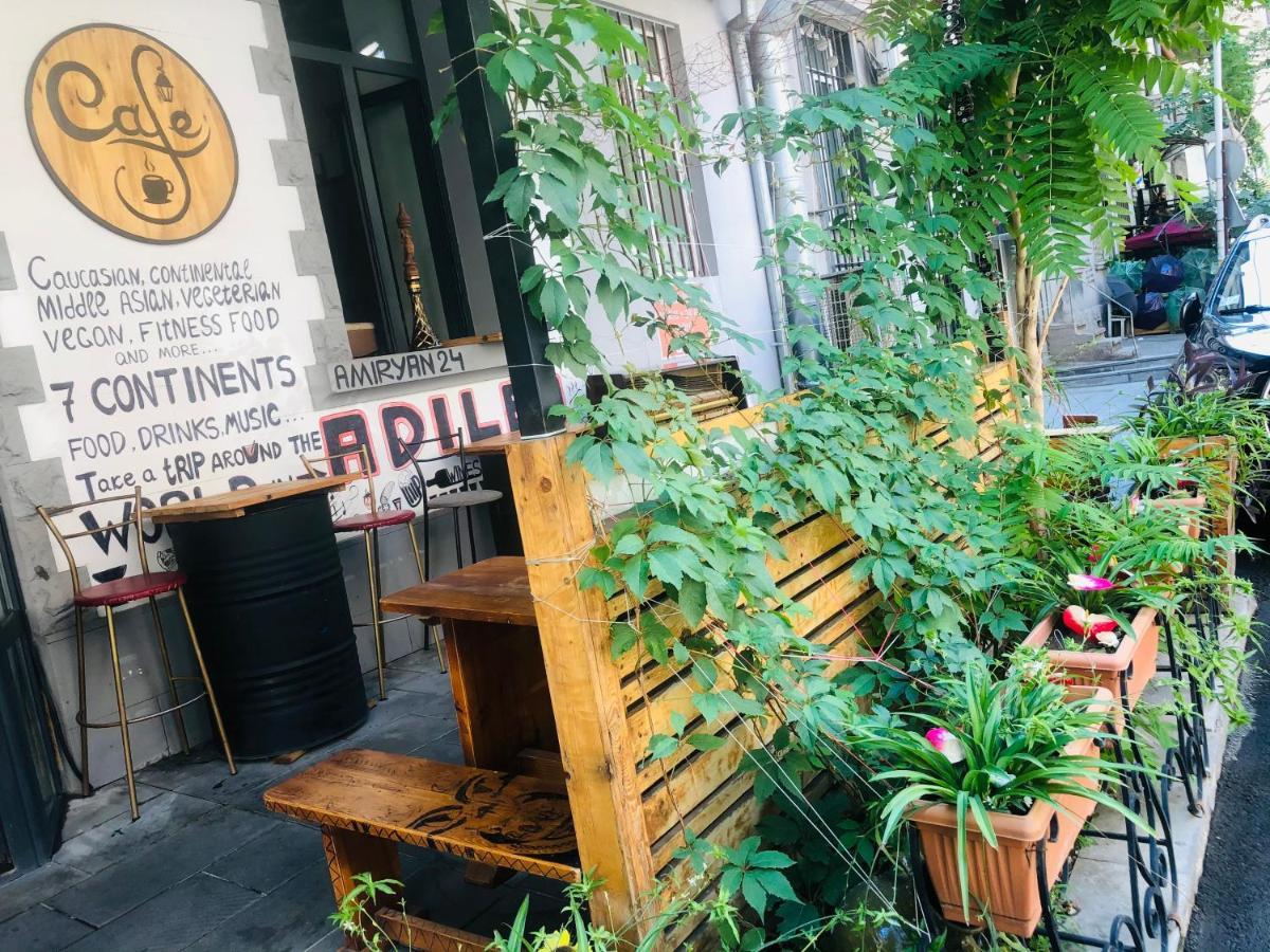 Sev Group Hostel เยเรวาน ภายนอก รูปภาพ